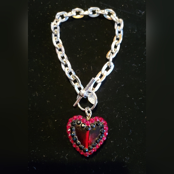Tarina Tarantino Vintage CLASSIC HEART TOGGLE BRACELET - Picture 1 of 2
